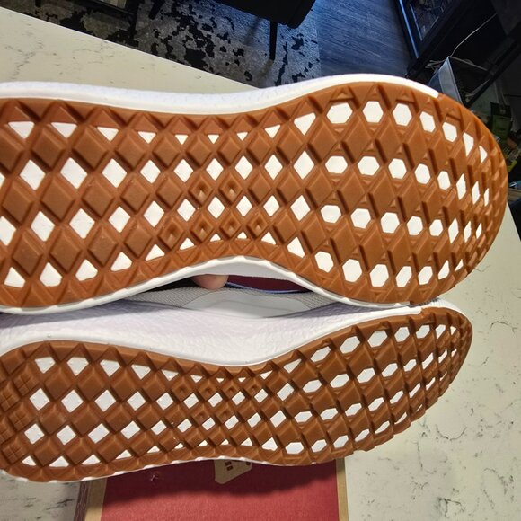 VANS UltraRange Exo Mens US Size 10 White Black VN0A4U1KWHT Shoes NEW - Picture 7 of 13